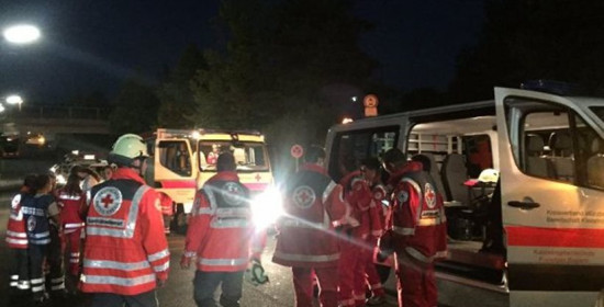 17χρονος Αφγανός επιτέθηκε με τσεκούρι σε επιβάτες τρένου στη Γερμανία - Πάνω από 20 τραυματίες