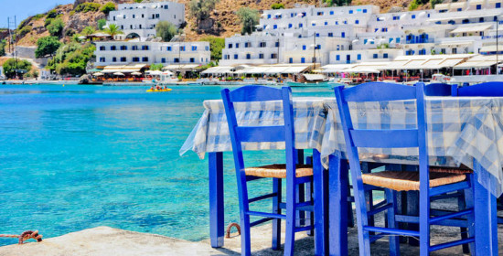 Daily Mail: Οφείλουμε την ευτυχία μας στην Ελλάδα για 15 λόγους