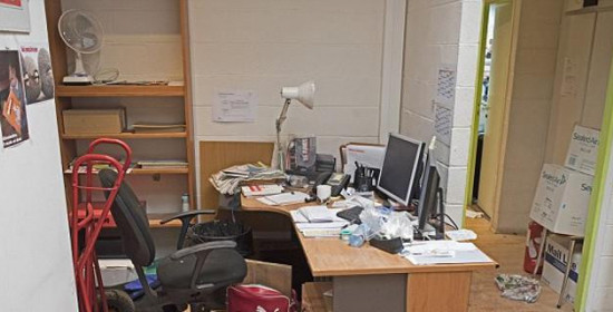Νέα σκληρή εικόνα από το μακελειό στο Charlie Hebdo: Τα ματωμένα γραφεία λίγο μετά την επίθεση