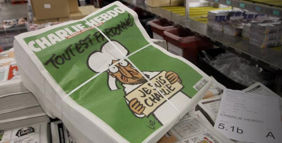 Ανάρπαστo το σημερινό ιστορικό τεύχος της Charlie Hebdo