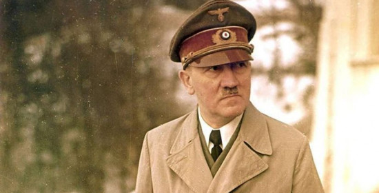 Το . . . μικρό και παραμορφωμένο ανδρικό μόριο του Χίτλερ ήταν η αιτία του θυμού του!