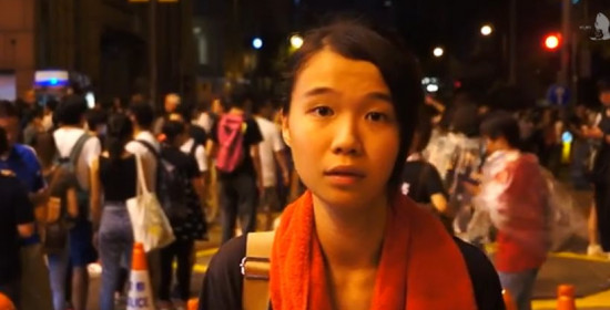 Χονγκ Κονγκ: Το κορίτσι-σύμβολο της επανάστασης της "ομπρέλας"