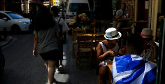 Guardian: Οι δυσκολίες για την Ελλάδα δεν τελειώνουν μετά τις 20 Αυγούστου