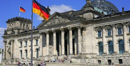 Der Spiegel: Έτοιμη η Γερμανία να συζητήσει τη θέσπιση υπουργού Οικονομικών της ευρωζώνης