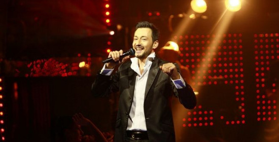 Συνελήφθη ο τραγουδιστής Πάνος Καλίδης με όπλο