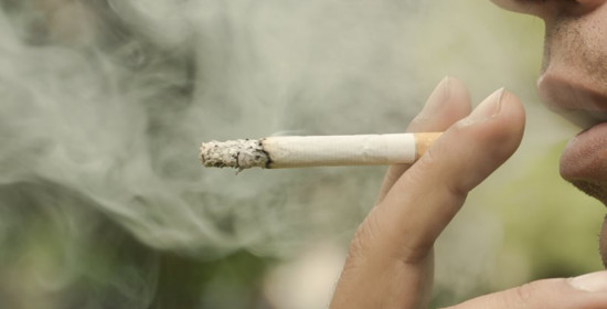 Έρευνα: Η μείωση της νικοτίνης κάνει το κάπνισμα λιγότερο εθιστικό
