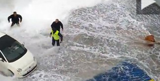 Δαμάζοντας τα κύματα στην Κίμωλο (video)
