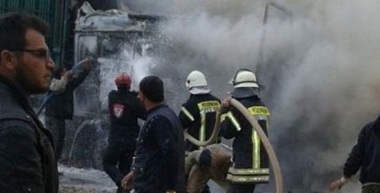Μαχητικά αεροσκάφη βομβάρδισαν κομβόι φορτηγών στα σύνορα Τουρκίας - Συρίας
