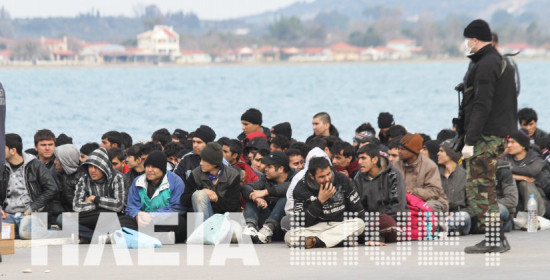 Κατάκολο: Έφεραν 139 λαθρομετανάστες αλλά δεν έχουν που να τους βάλουν (2 video HD) - (Νεότερη ενημέρωση 22:33)