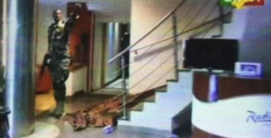 Τρεις νεκροί τζιχαντιστές στο ξενοδοχείο στο Μάλι - Ταμπουρωμένοι στον 7ο όροφο οι 138 όμηροι