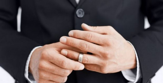 Οι άνδρες σε ζητούν για γάμο, αλλά μετά δεν θέλουν να είναι παντρεμένοι 