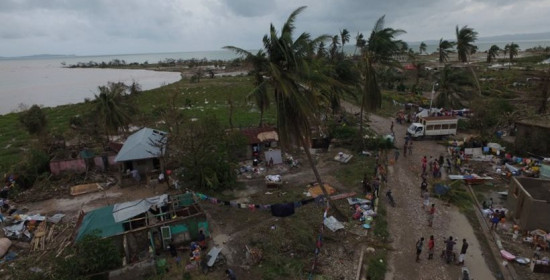 Αγωνία στις ΗΠΑ για τον τυφώνα Μάθιου που «θα σκοτώσει κόσμο»