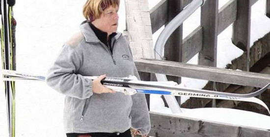 Η Μέρκελ υπέστη κάταγμα στη λεκάνη ενώ έκανε σκι στην Ελβετία