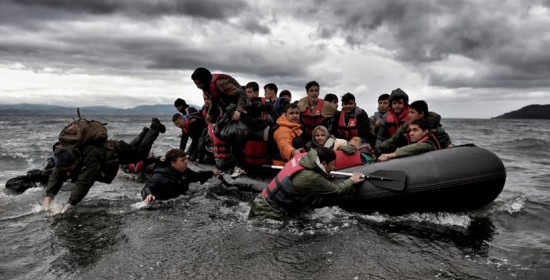 Σφίγγει ο κλοιός: Κίνδυνος να εγκλωβιστούν χιλιάδες πρόσφυγες στην Ελλάδα