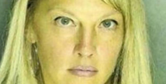 Ασυγκράτητη μητέρα: 42χρονη συνελήφθη ενώ έκανε σεξ στο πάρκο με 17χρονο φίλο της κόρης της