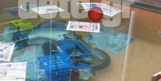 Διανομέας εφημερίδων βρέθηκε μέσα σε πισίνα μαζί με το μηχανάκι του