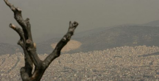 Η φτώχεια στον αέρα: Οδυνηρές οι επιπτώσεις της κρίσης στην Ελλάδα. Η αιθαλομίχλη προκαλεί ακόμα και καρκινογένεση
