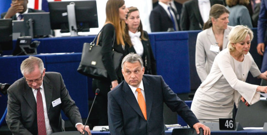 Σύγκρουση στο ευρωκοινοβούλιο για την Ουγγαρία και τους μετανάστες - Κατά Ορμπαν ψηφίζει η ΝΔ 