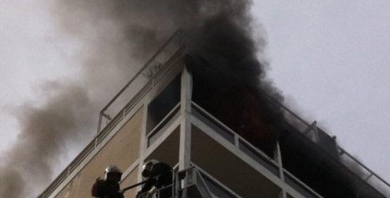 Πάτρα: Φωτιά στο ξενοδοχείο "Αστέρας" στην Αγίου Ανδρέου (photos)