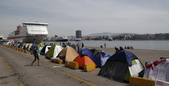Daily Mail: Τραγική η κατάσταση στην Ελλάδα - Πρόσφυγες πληρώνουν για να επιστρέψουν στη Συρία