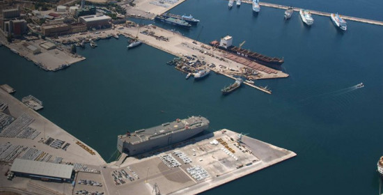 Συναγερμός στο λιμάνι του Πειραιά για πιθανό κρούσμα Έμπολα