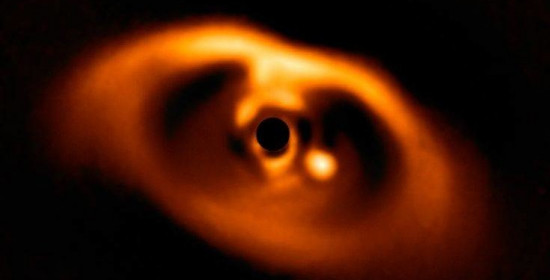 Ευρωπαίοι επιστήμονες ανακάλυψαν νεογέννητο εξωπλανήτη
