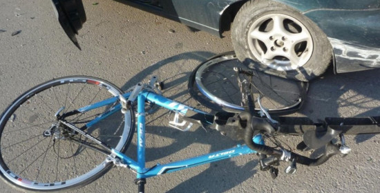 Αμαλιάδα: Τραυματίστηκε σοβαρά 12χρονος ποδηλάτης - Τον εγκατέλειψε οδηγός ΙΧ