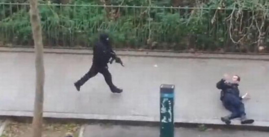 Charlie Hebdo: Βίντεο σοκ από την εν ψυχρώ εκτέλεση του αστυνομικού