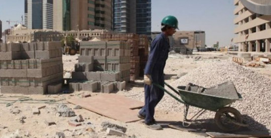 Εργασία σε 33.000 μετανάστες θα προσφέρει το Κατάρ ενόψει Μουντιάλ