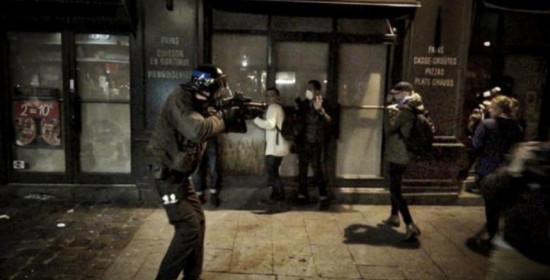 Η συγκλονιστική φωτογραφία από τις ταραχές στη Γαλλία