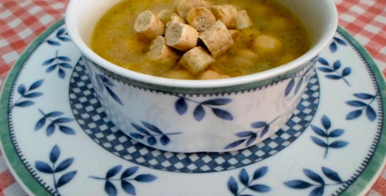 Η συνταγή της ημέρας: Ρεβύθια σούπα, κλασική.