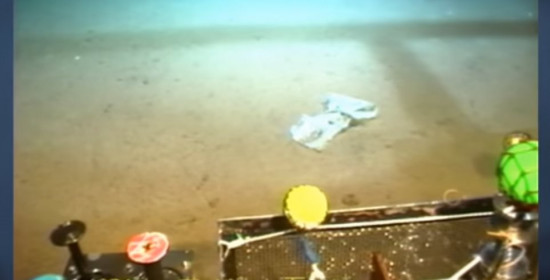 Πλαστική σακούλα βρέθηκε στο βαθύτερο σημείο ωκεανού, στα . . . 10.898 μέτρα!