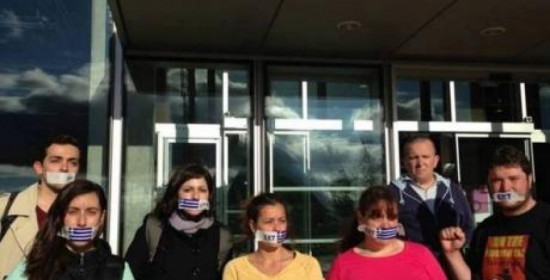 ΕΡΤ Επικαιρότητα: Σκωτσέζοι δημοσιογράφοι κλείνουν το . . . στόμα τους με το σήμα της ΕΡΤ!
