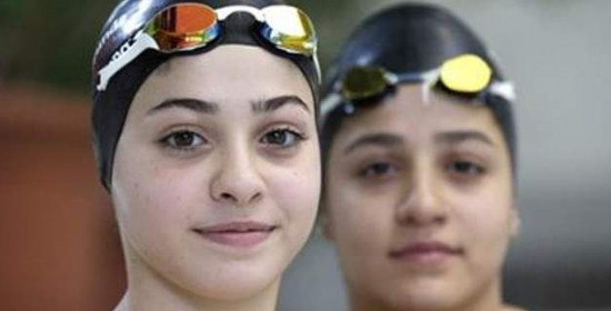 Απίστευτο: Αδερφές κολυμβήτριες από τη Συρία κολύμπησαν τρεις ώρες για να φθάσουν στη Μυτιλήνη
