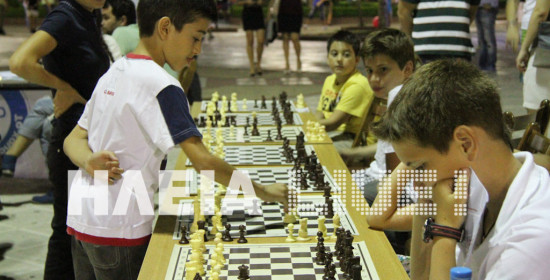 Αμαλιάδα: Παίζουν Σκάκι για . . . "Το Χαμόγελο του Παιδιού"
