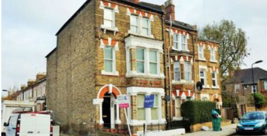 Πωλείται το πιο φθηνό σπίτι του Λονδίνο - Δείτε πόσο κάνει