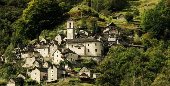 Ενα ολόκληρο χωριό στην Ελβετία θα γίνει ξενοδοχείο - Οταν η εγκατάλειψη γίνεται πλεονέκτημα