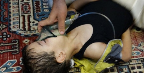 Έγκλημα χωρίς τιμωρία στη Συρία - Η απεγνωσμένη προσπάθεια να σώσουν μικρά παιδιά από το νευροπαραλυτικό αέριο – Ξεπέρασαν τους 1.300 οι νεκροί
