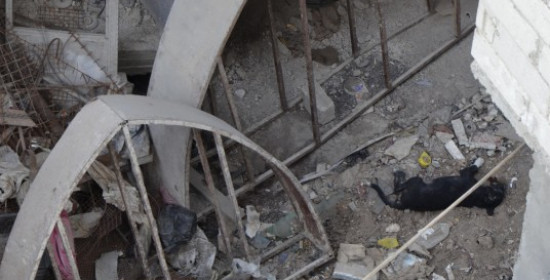 Οι πόλεις που δεν ξύπνησαν ποτέ – Εικόνες μέσα από τα σπίτια των συνοικιών που δέχτηκαν επίθεση με χημικά στη Συρία