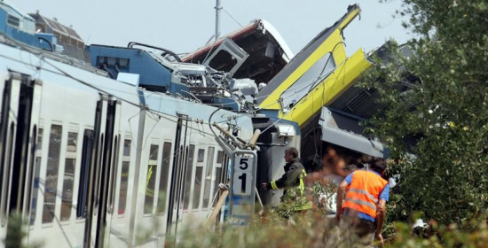 Με 100 χιλιόμετρα έτρεχαν τα τρένα που συγκρούστηκαν μετωπικά στην Ιταλία
