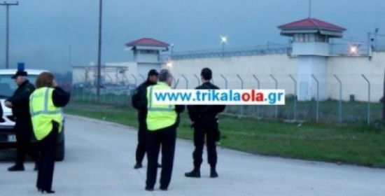 Συναγερμός στα Τρίκαλα! Πυροβολισμοί τώρα στις φυλακές εναντίον των φρουρών