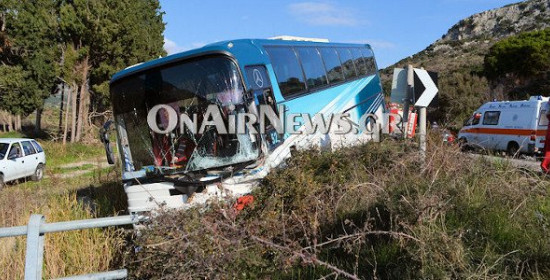Ένας νεκρός σε τροχαίο στην Εθνική Οδό Αντιρρίου - Ιωαννίνων με λεωφορείο του ΚΤΕΛ