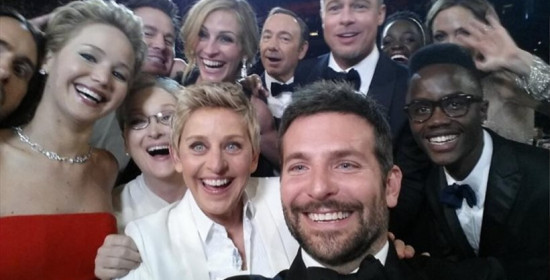 Όσκαρ 2014: Η selfie της Ελεν ντε Τζενέρις που "έσπασε" κάθε ρεκόρ στο Twitter