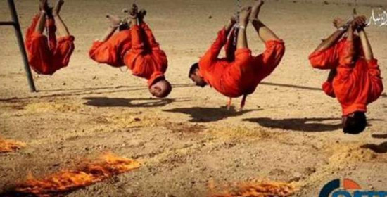 Εικόνες φρίκης: Τζιχαντιστές καίνε ζωντανούς τέσσερις άνδρες