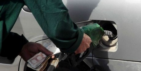 ''Ακριβή'' πρωτιά για την τιμή της βενζίνης στην Ελλάδα