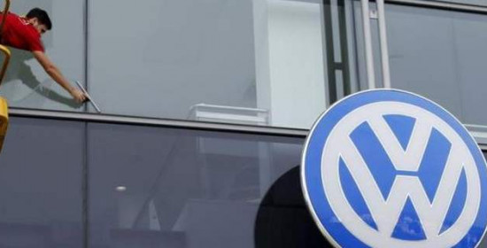 Η Μέρκελ πασχίζει να σώσει 6.000 εργαζόμενους στην Volkswagen - Πιέζει να μπουν σε κρατικό πρόγραμμα