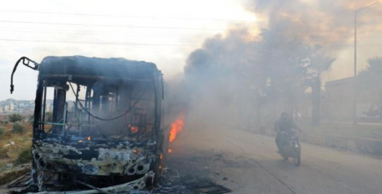 Κίνδυνος για την εκεχειρία στο Χαλέπι: Αντάρτες πυρπόλησαν λεωφορεία