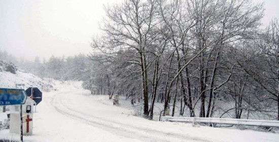 Σε κλοιό χιονιά η Βόρεια Ελλάδα - Ντύθηκε στα λευκά