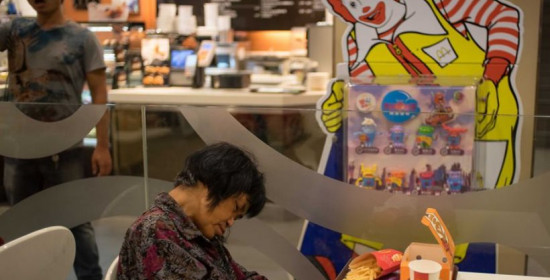 Χονγκ Κονγκ: Γυναίκα είχε πεθάνει για ώρες στο McDonalds πριν την αντιληφθούν