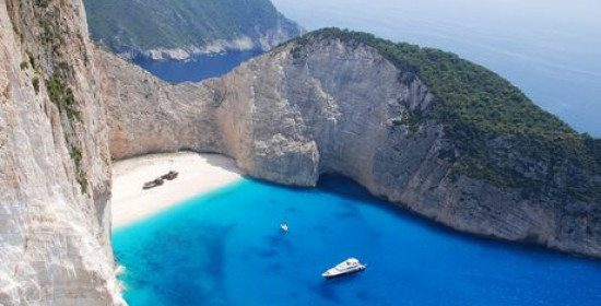 Ρεκόρ για τον ελληνικό τουρισμό, εν μέσω ταραχών σε Τουρκία και Αίγυπτο